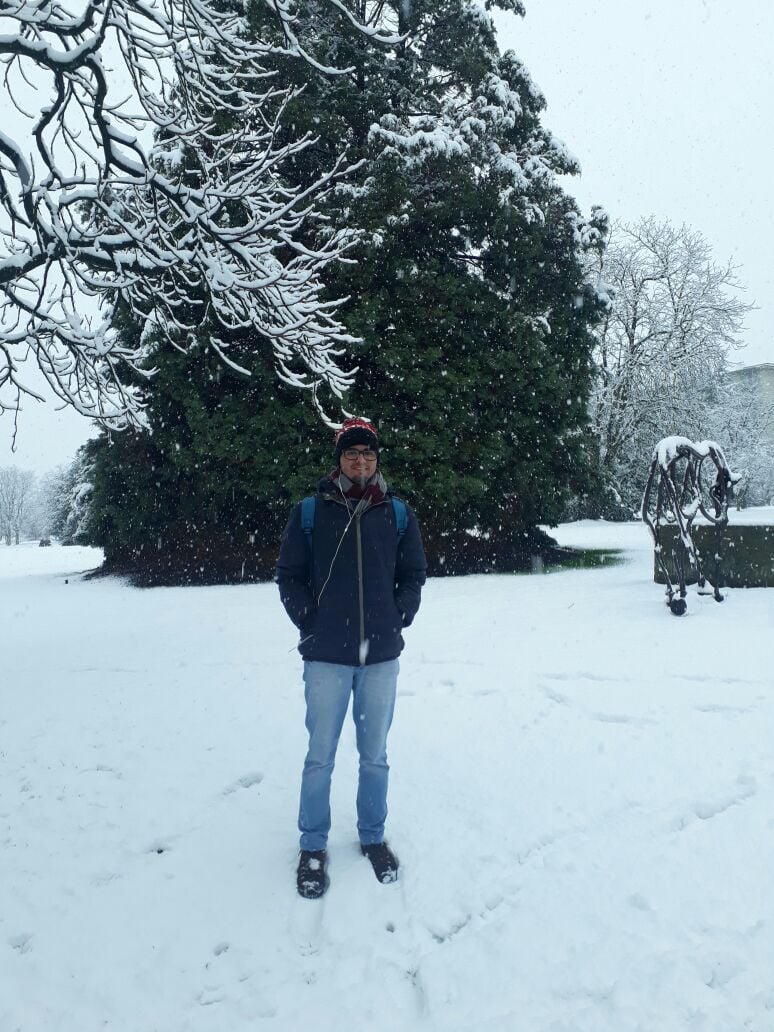 Jonathan estudou em Vancouver Jonathan estudou em Vancouver