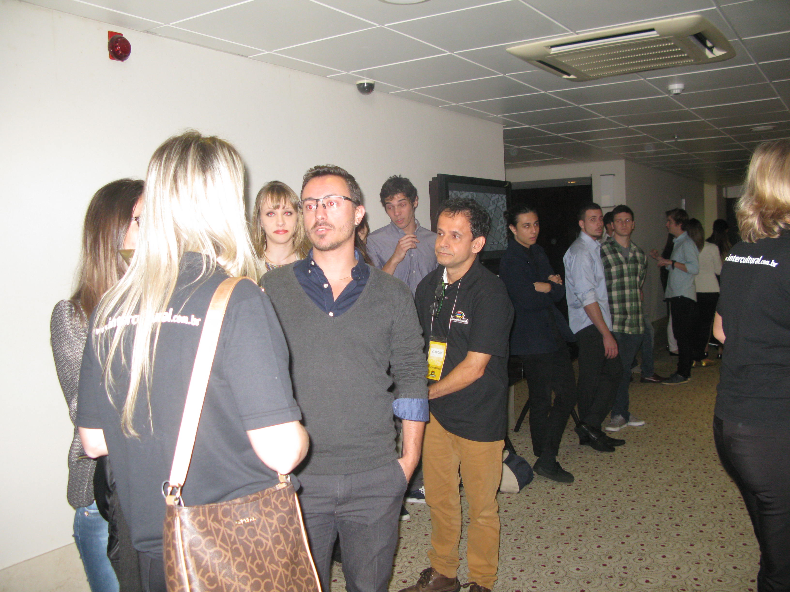 Candidatos na fila da Job Fair