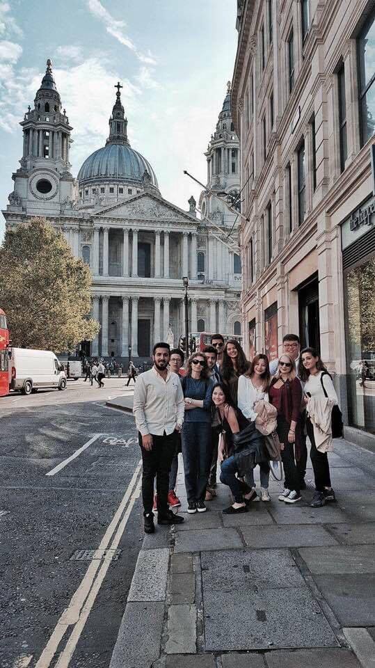Thais fez intercâmbio em Londres Thais fez intercâmbio em Londres