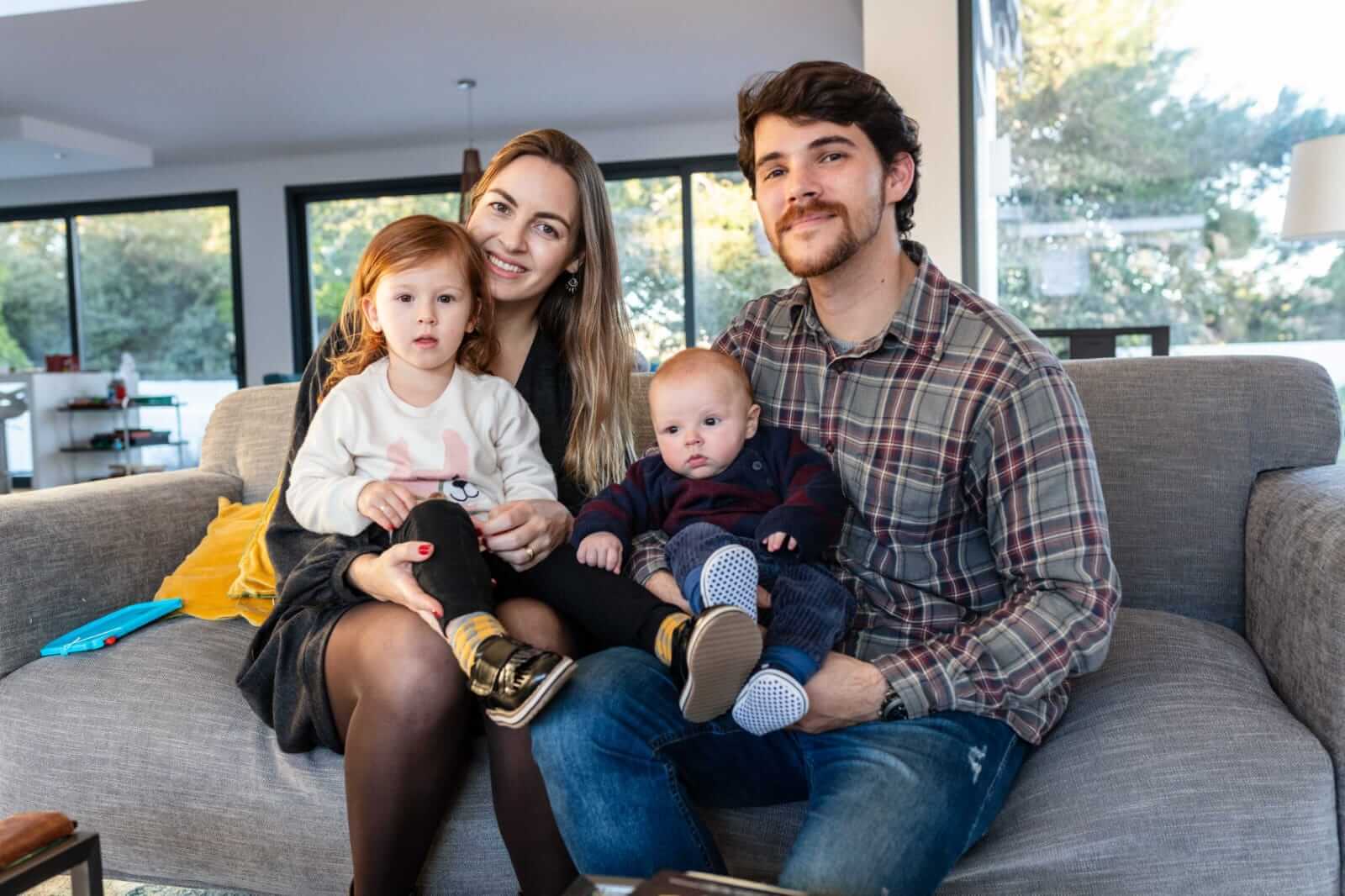 Cleciane, seu marido e seus filhos Cleciane, seu marido e seus filhos