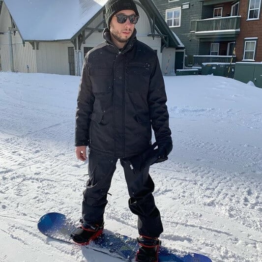 César trabalhou em Snowshoe César trabalhou em Snowshoe