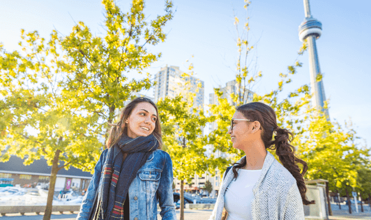 férias com os amigos em Toronto, no Canadá