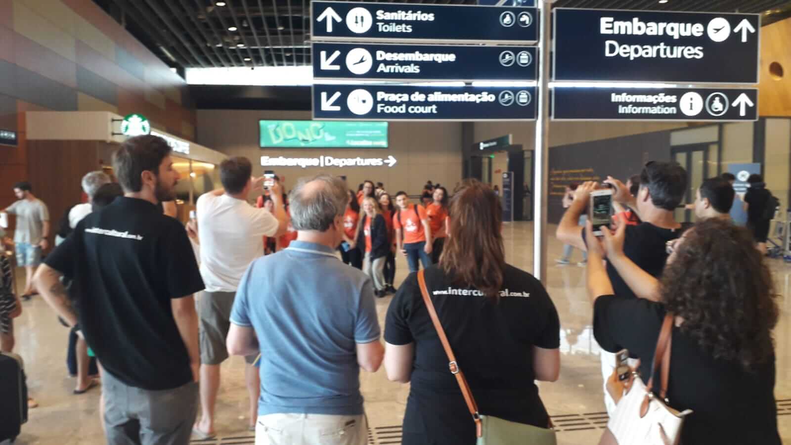 Embarque do grupo de Férias Teen Europa Jovem