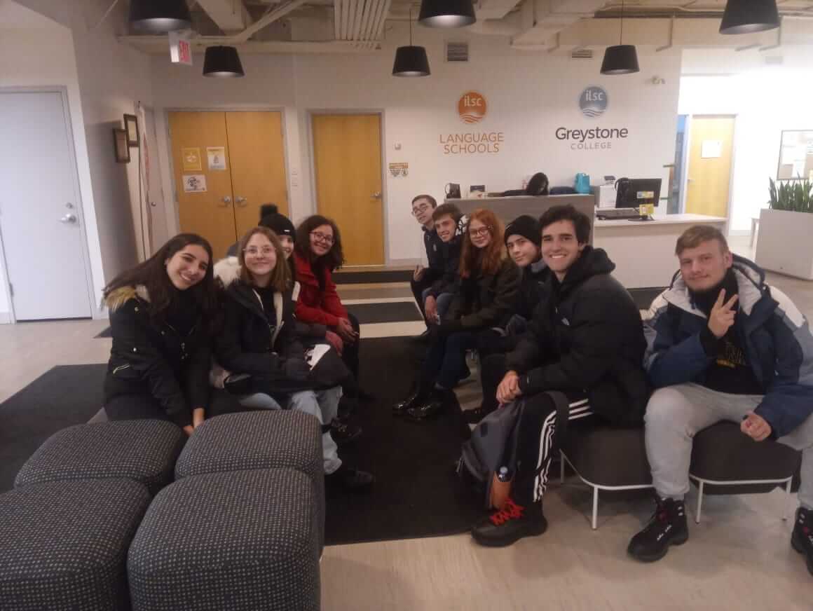 Recepção na escola EC English em Toronto