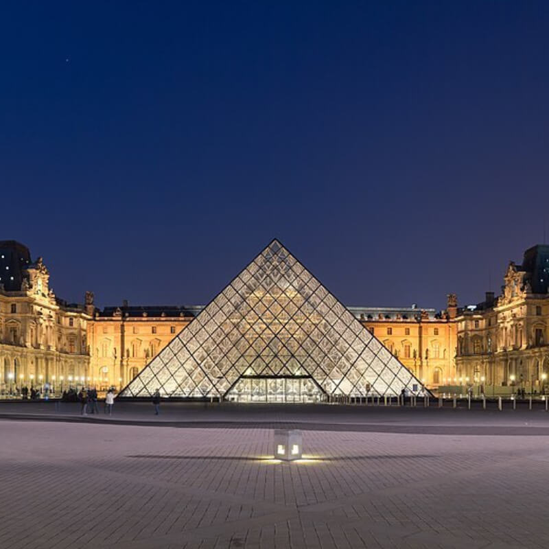 Museu do Louvre, um dos mais visitados do mundo e também um dos selecionados para as visitas virtuais a 11 museus