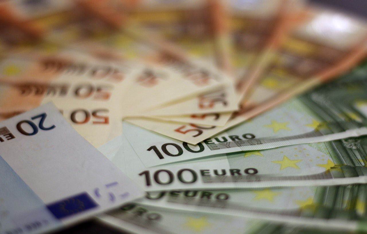 Salário mínimo na Espanha: vale a pena trabalhar no país? Salário mínimo na Espanha: vale a pena trabalhar no país?