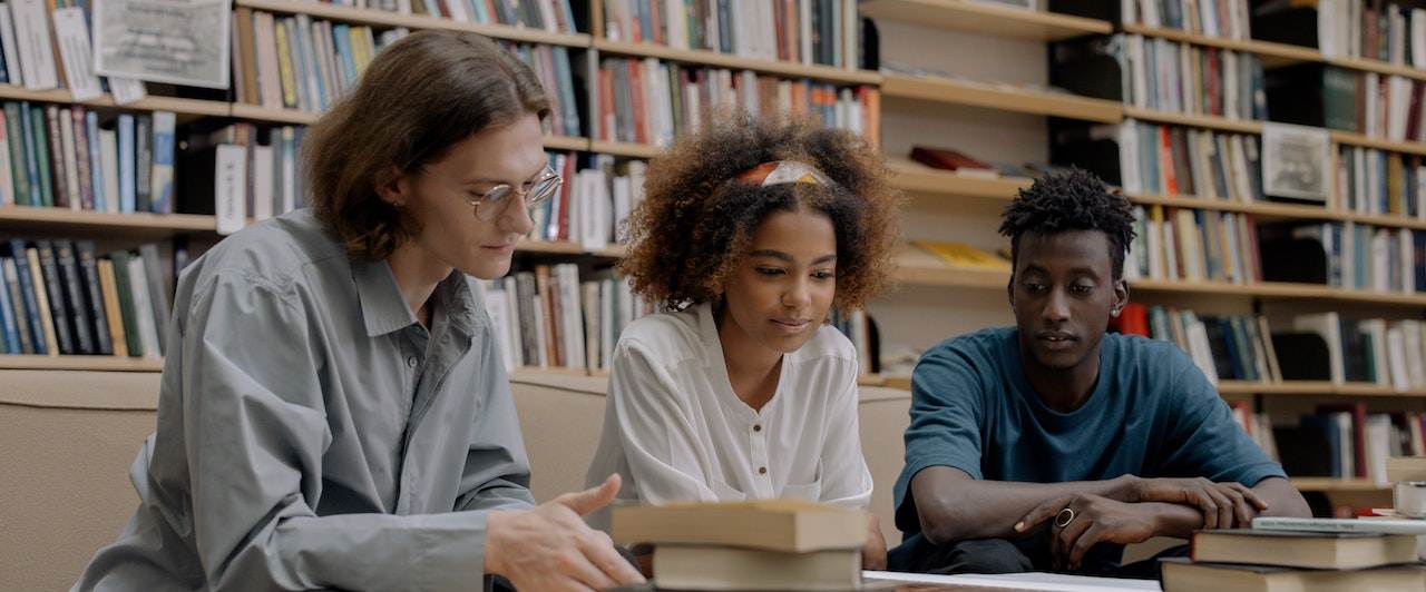 6 melhores escolas em Londres para alunos estrangeiros 6 melhores escolas em Londres para alunos estrangeiros