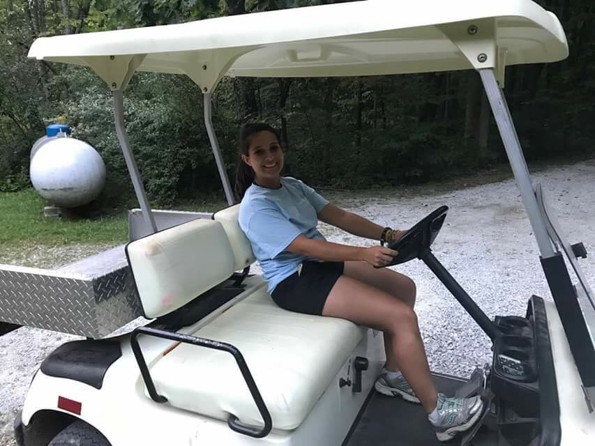 carrinho de golfe no summer camp 
