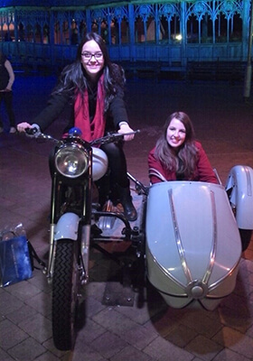 Carolina e Isabela viajaram para Londres Carolina e Isabela viajaram para Londres