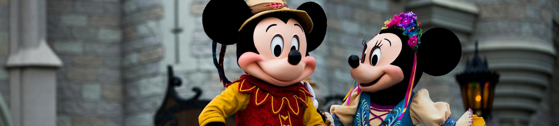 Onde fica a Disney? Conheça os 6 destinos do parque!