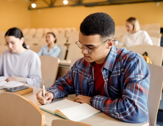 Faculdade no exterior com a Intercultural