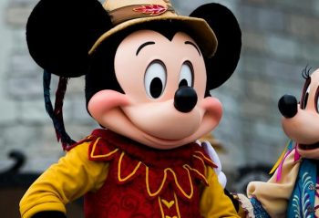 Onde fica a Disney? Conheça os 6 destinos do parque!