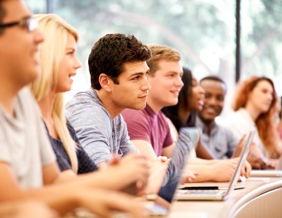 universidade no exterior com a Intercultural